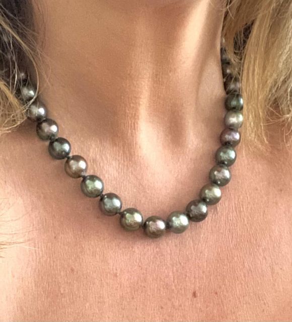 collier perles de culture de Tahiti - enfilage à noeud fil de soie garantie - choisissez la qualité reconnue de Poemotu - perles de Tahiti Polynésie française garantie