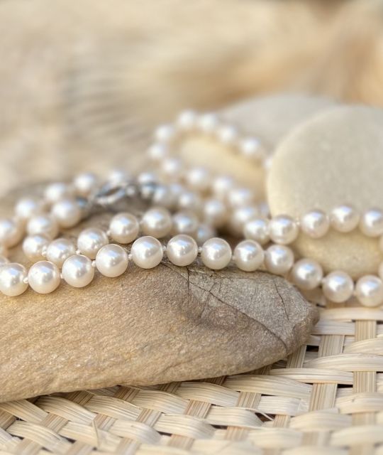 Eleganz und Tradition, die Süßwasser-Perlenkette veredelt mit einem hochwertigen Verschluss - Valentinstag - Muttertag