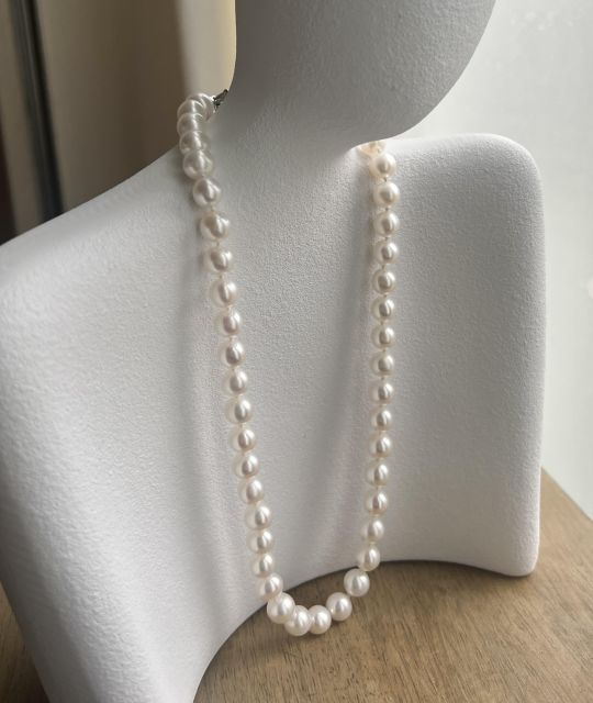 Bijou en perle de Tahiti aux reflets rares et lustre exceptionnel. Certificat d’authenticité et livraison sécurisée – Poemotu.