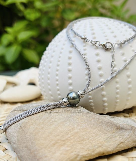 Entdecken Sie diese einzigartige Kreation: eine rhodinierte Silberhalskette, verziert mit einer echten Tahiti-Perle von 10,40 mm in grauer Farbe - GIA-Zertifikat - kostenloser Versand