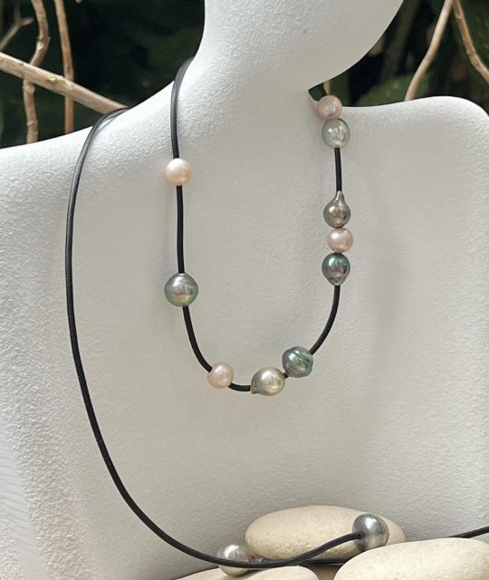 Bijou en perle de Tahiti aux reflets rares et lustre exceptionnel. Certificat d’authenticité et livraison sécurisée – Poemotu.