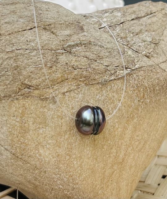 Bijou en perle de Tahiti aux reflets rares et lustre exceptionnel. Certificat d’authenticité et livraison sécurisée – Poemotu