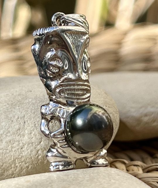 Bijou en perle de Tahiti aux reflets rares et lustre exceptionnel. Certificat d’authenticité et livraison sécurisée – Poemotu