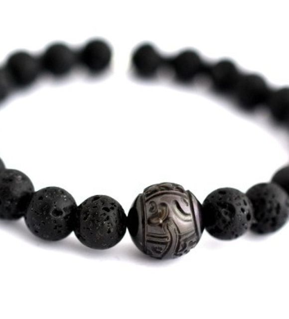 Bijou en perle de Tahiti aux reflets rares et lustre exceptionnel. Certificat d’authenticité et livraison sécurisée – Poemotu.