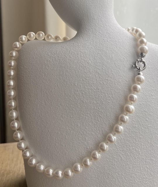 Bijou en perle de Tahiti aux reflets rares et lustre exceptionnel. Certificat d’authenticité et livraison sécurisée – Poemotu.