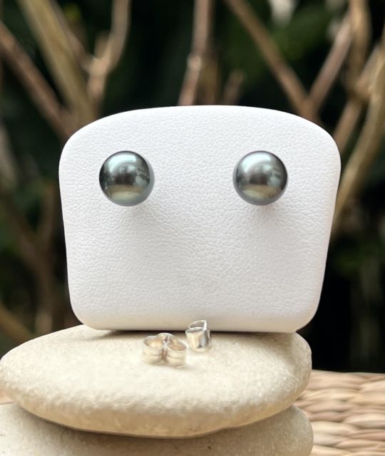 Bijou en perle de Tahiti aux reflets rares et lustre exceptionnel. Certificat d’authenticité et livraison sécurisée – Poemotu