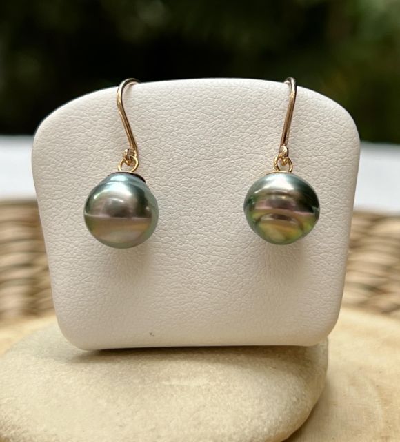 Bijou en perle de Tahiti aux reflets rares et lustre exceptionnel. Certificat d’authenticité et livraison sécurisée – Poemotu