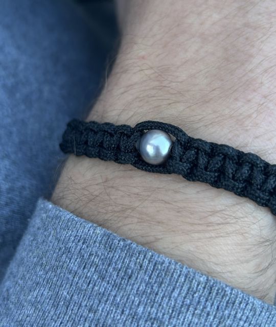 Bijou en perle de Tahiti aux reflets rares et lustre exceptionnel. Certificat d’authenticité et livraison sécurisée – Poemotu.