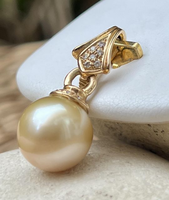 Entdecken Sie diesen absolut einzigartigen Anhänger aus Gold, Diamant und australischer Perle - außergewöhnliches Schmuckstück - GIA-Zertifikat - Sicherer Versand kostenlos