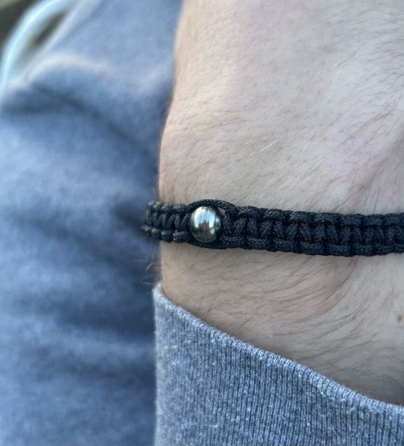 Magnifique perle de Tahiti de couleur peacock sur un lien noir tressé en macramé - livraison sécurisée - gratuite - certificat GIA et garantie