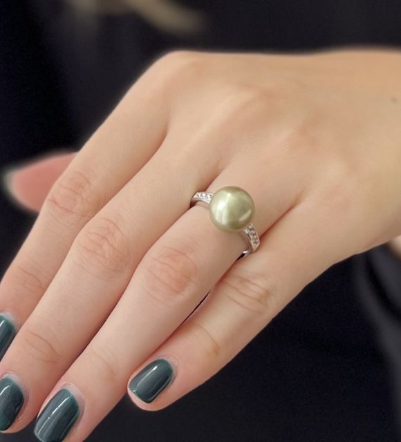 塔希提珍珠饰品，稀有光泽与卓越光彩。正品认证，安全配送——Poemotu。