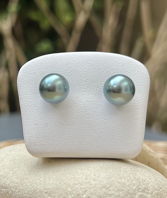 Bijou en perle de Tahiti aux reflets rares et lustre exceptionnel. Certificat d’authenticité et livraison sécurisée – Poemotu