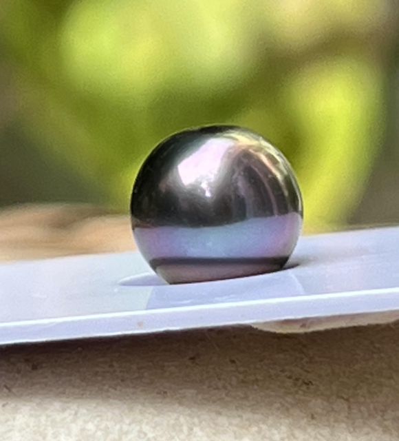 Idéale pour créer un pendentif, une bague, cette perle de culture de Tahiti non montée est une pièce rare et unique. - garantie de Polynésie française