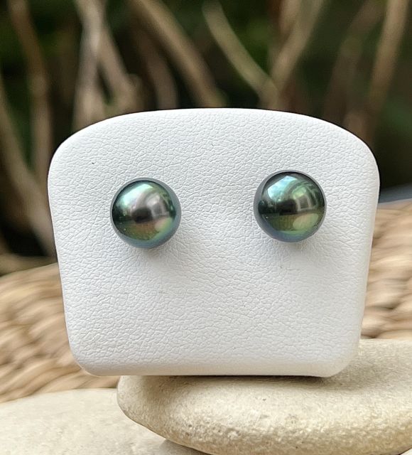 Bijou en perle de Tahiti aux reflets rares et lustre exceptionnel. Certificat d’authenticité et livraison sécurisée – Poemotu