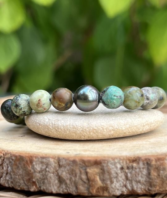Bijou en perle de Tahiti aux reflets rares et lustre exceptionnel. Certificat d’authenticité et livraison sécurisée – Poemotu.