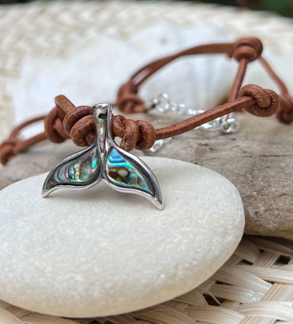 Bijou en perle de Tahiti aux reflets rares et lustre exceptionnel. Certificat d’authenticité et livraison sécurisée – Poemotu.