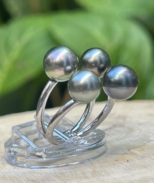 Bijou en perle de Tahiti aux reflets rares et lustre exceptionnel. Certificat d’authenticité et livraison sécurisée – Poemotu.