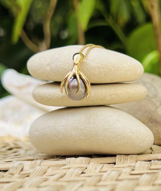 Bijou en perle de Tahiti aux reflets rares et lustre exceptionnel. Certificat d’authenticité et livraison sécurisée – Poemotu.