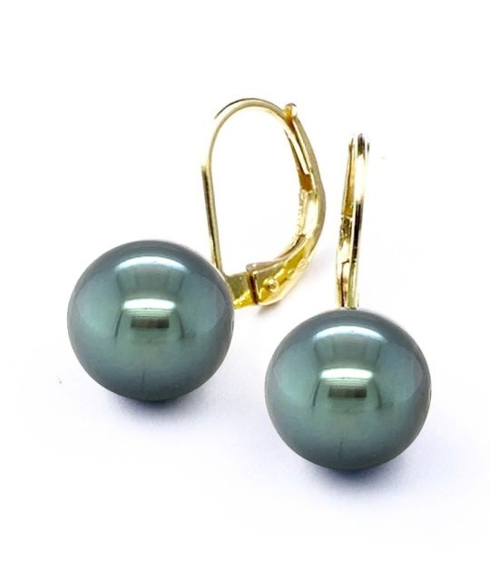 Trendsicher und schick lassen diese Ohrhänger aus 750er Gold und Tahitiperlen die Liebhaber echter Tahitiperlen dahinschmelzen.