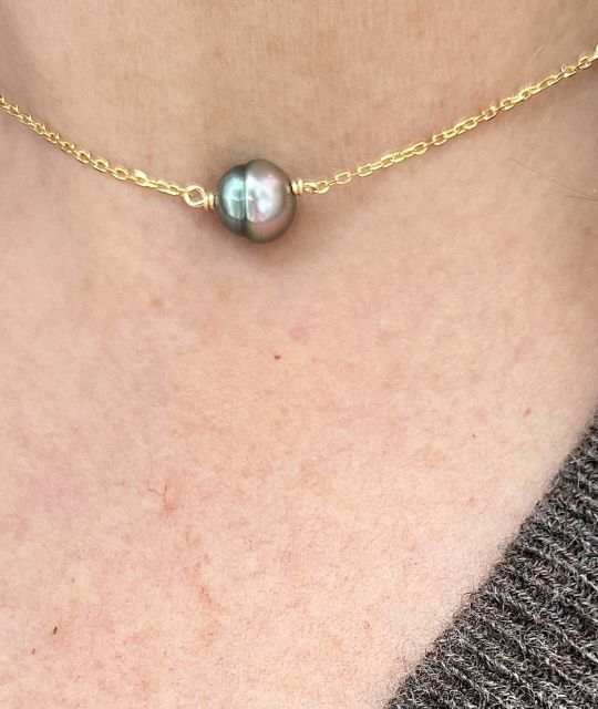 Bijou en perle de Tahiti aux reflets rares et lustre exceptionnel. Certificat d’authenticité et livraison sécurisée – Poemotu