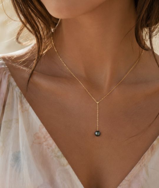 Bijou en perle de Tahiti aux reflets rares et lustre exceptionnel. Certificat d’authenticité et livraison sécurisée – Poemotu