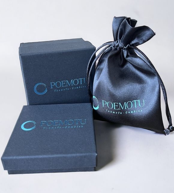 Entdecken Sie ein einzigartiges handgefertigtes Stück von Poemotu - grauer Keshi - GIA-Zertifikat - kostenlose sichere Lieferung - Zufrieden oder Geld zurück.