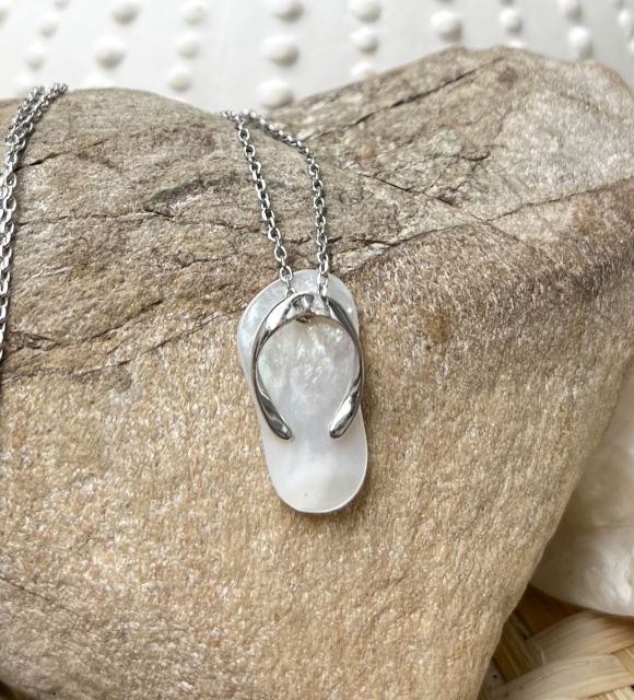 Mélange subtil de tradition et d'exotisme, capturant l'essence de la culture maritime - livraison gratuite