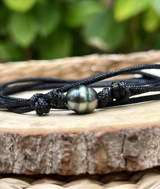 Bijou en perle de Tahiti aux reflets rares et lustre exceptionnel. Certificat d’authenticité et livraison sécurisée – Poemotu.