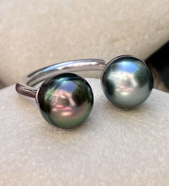 Bijou en perle de Tahiti aux reflets rares et lustre exceptionnel. Certificat d’authenticité et livraison sécurisée – Poemotu.