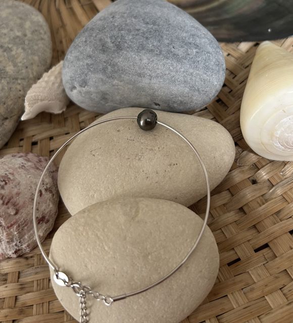 Témoignage d'un amour profond, le bracelet Toi et Moi en vraie perle de Tahiti fera briller les yeux et scintiller le poignet - Origine perle des Tuamotu