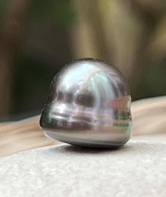 Bei Poemotu steht Transparenz an erster Stelle: Sie erhalten eine streng zertifizierte Perle, präsentiert mit ihren vertraglichen Fotos - kostenloser Versand in der EU.