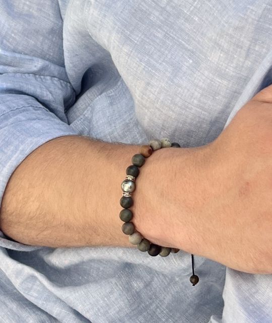 Retrouvez le bien-être, équilibrez vos énergies avec ce bracelet en jaspes naturelles et perle de Tahiti pour un apaisement du stress. Bijou certifié et garanti