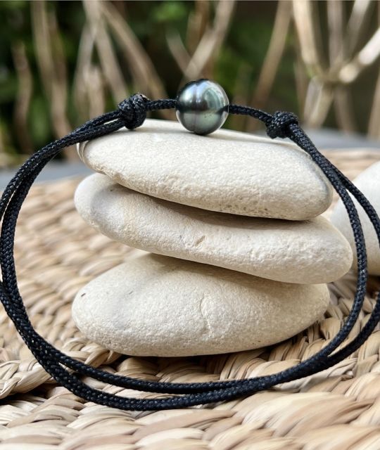 In einem tiefen Blau und mit ausgezeichnetem Glanz zeichnet sie sich durch ihren einzigartigen, perfekten Kreis aus - Symbol für Harmonie und Meisterschaft - sichere Lieferung kostenlos in der EU.