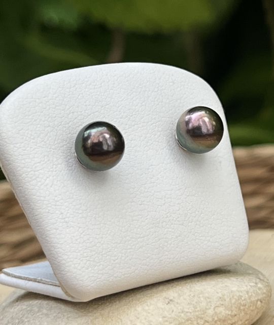 Bijou en perle de Tahiti aux reflets rares et lustre exceptionnel. Certificat d’authenticité et livraison sécurisée – Poemotu