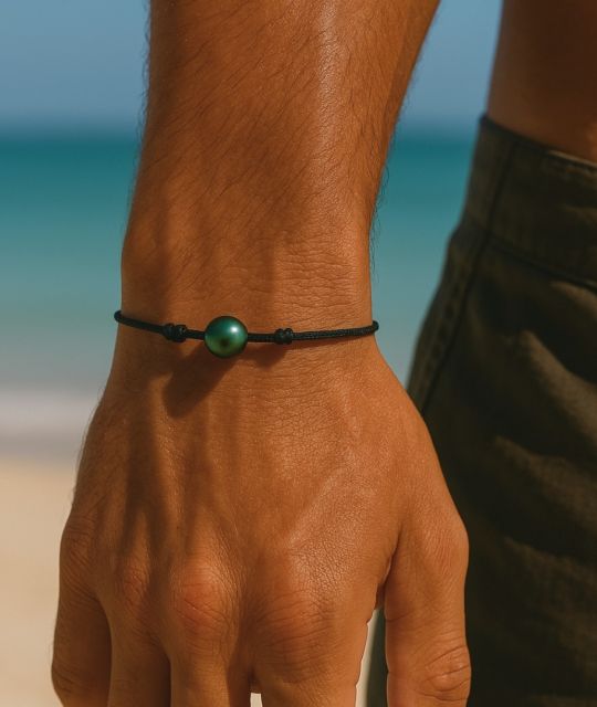 Bijou en perle de Tahiti aux reflets rares et lustre exceptionnel. Certificat d’authenticité et livraison sécurisée – Poemotu.