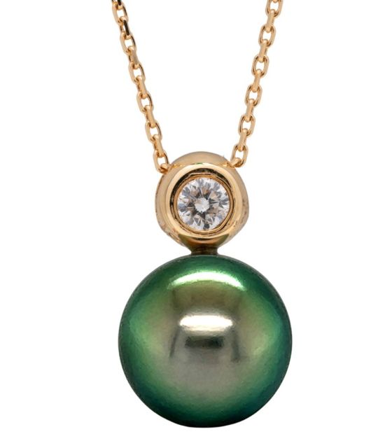 découvrez cette pièce de joaillerie honorant la Polynésie et la grâce des déesses - véritable perle de Tahiti et diamant naturel - livraison sécurisée gratuite