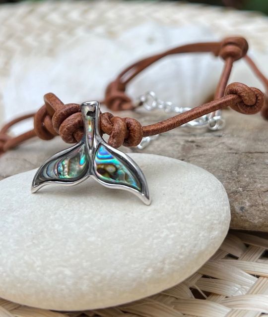 Bijou en perle de Tahiti aux reflets rares et lustre exceptionnel. Certificat d’authenticité et livraison sécurisée – Poemotu.
