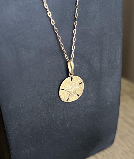 Découvrez Moana Star, un pendentif raffiné et précieux - symbolique ultime de votre amour de l'Océan - poinçon or - livraison sécurisée offerte