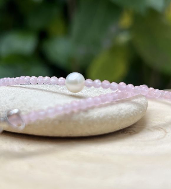 Bijou en perle de Tahiti aux reflets rares et lustre exceptionnel. Certificat d’authenticité et livraison sécurisée – Poemotu.