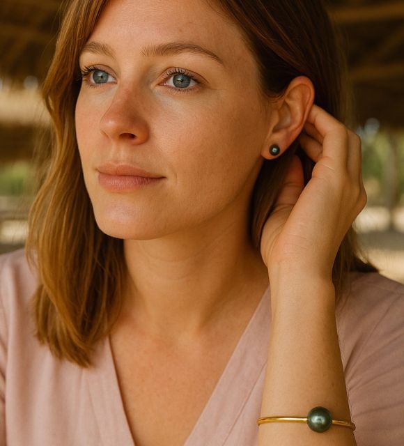 Choisissez nos boucles d'oreilles en or 750  perles de Tahiti véritables et découvrez le must du bijou. Éclat du lustre et système sécurisé, Satisfait ou remboursé.