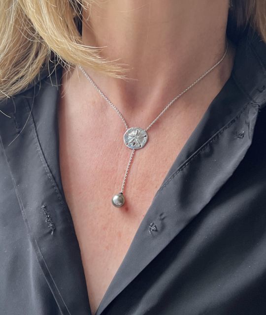 Bijou en perle de Tahiti aux reflets rares et lustre exceptionnel. Certificat d’authenticité et livraison sécurisée – Poemotu