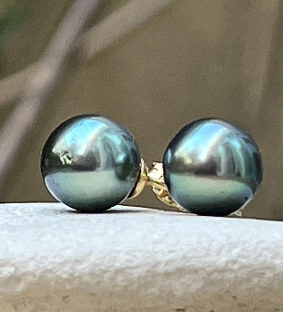 Bijou en perle de Tahiti aux reflets rares et lustre exceptionnel. Certificat d’authenticité et livraison sécurisée – Poemotu