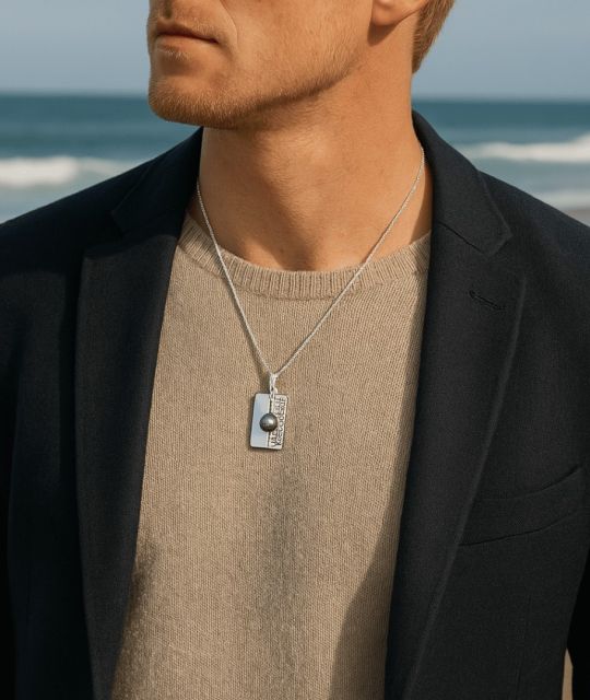 Bijou en perle de Tahiti aux reflets rares et lustre exceptionnel. Certificat d’authenticité et livraison sécurisée – Poemotu