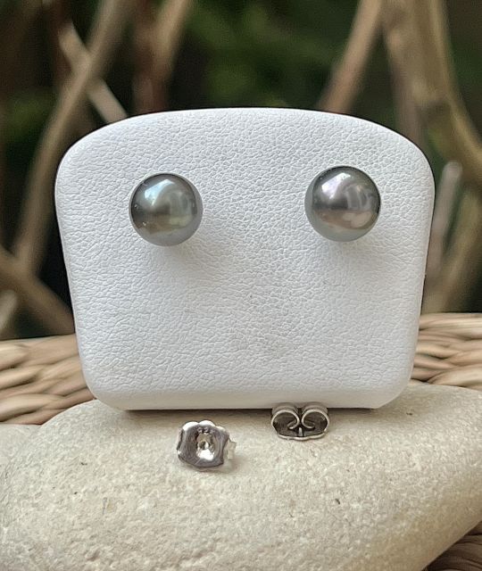 Bijou en perle de Tahiti aux reflets rares et lustre exceptionnel. Certificat d’authenticité et livraison sécurisée – Poemotu