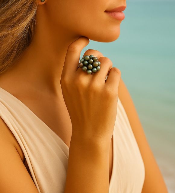 Bijou en perle de Tahiti aux reflets rares et lustre exceptionnel. Certificat d’authenticité et livraison sécurisée – Poemotu.