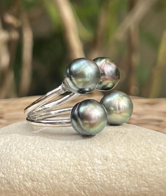 Bijou en perle de Tahiti aux reflets rares et lustre exceptionnel. Certificat d’authenticité et livraison sécurisée – Poemotu.