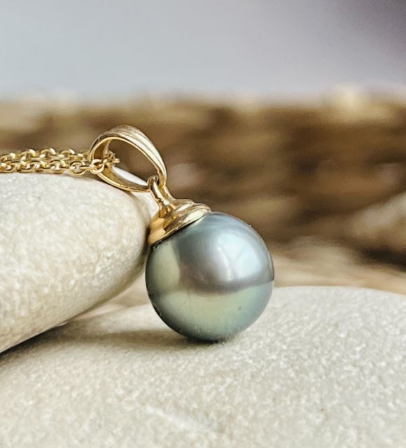 Ne manquez pas d'admirer cette sublime perle de Tahiti des Gambier montée en collier or 18 carats - certifié et garanti - fabriqué en France