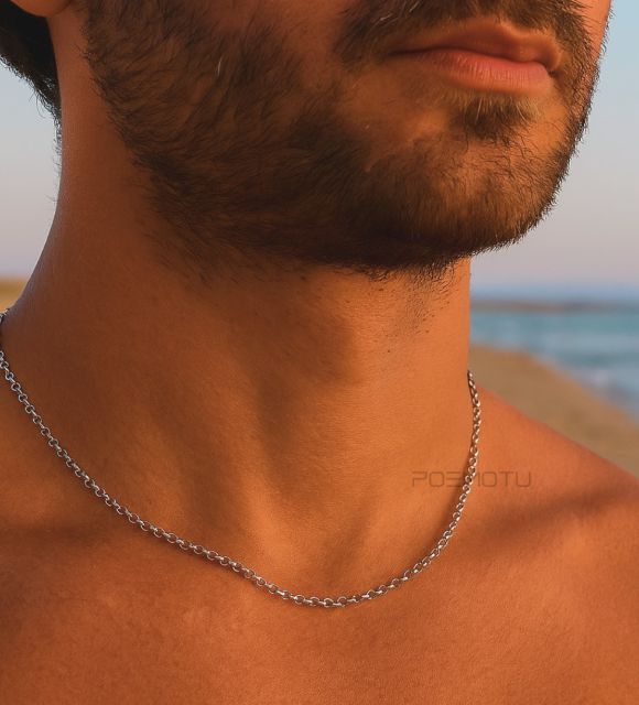 Optez pour la solidité et l'éclat de notre chaîne en argent rhodié - parfait pour tous les pendentifs homme - poinçon argent 925 - tenue irréprochable du rhodium