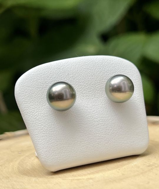 Bijou en perle de Tahiti aux reflets rares et lustre exceptionnel. Certificat d’authenticité et livraison sécurisée – Poemotu