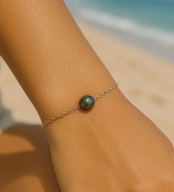 سوار من الفضة عيار 925/00 مع لؤلؤة ثقافة تاهيتي شبه الباروكية 8/9 مم، تصميم بسيط لإبراز بريق لؤلؤة تاهيتي - معتمد ومضمون